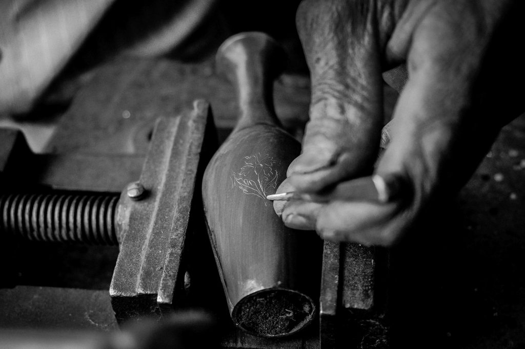 Crafting the design in a flower vase